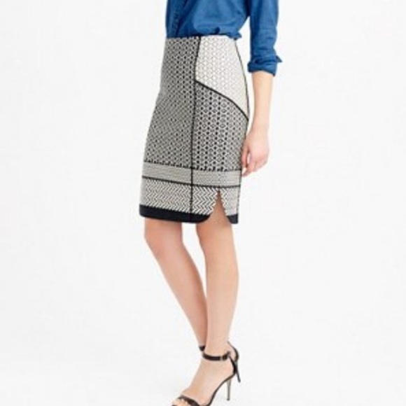 J. Crew Black and White Geometric Print Textured Pencil Skirt Size 2 - Picture 1 of 12